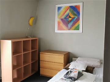 Roomlala | Chambre à Louer, Située Dans Quartier Agréable Et Proche De 