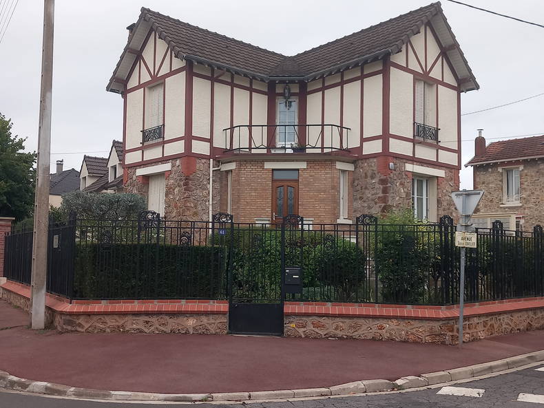 Homestay Eaubonne 421111-2