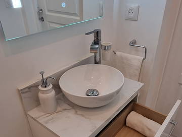 Unterkunft beim Gastgeber zur Miete in Paris - Foto 4: Badezimmer-4