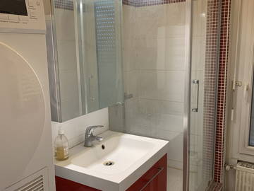 Colocation à louer à Saint-Genis-Pouilly - photo 18 : salle de bain-18
