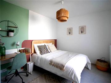 Roomlala | Chambre Accueillante De 12 M² à Louer à Villeurbanne - LYO33