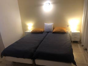 Alojamiento compartido en casa con piscina, jardín y huerto.