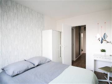 Roomlala | Chambre Agréable Et Très Lumineuse – 10m² - LV9