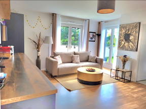 Zimmer - Wohnung 100 m2 + 64 TERRASSE