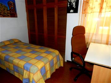 Roomlala | Chambre avec 2 lits simples