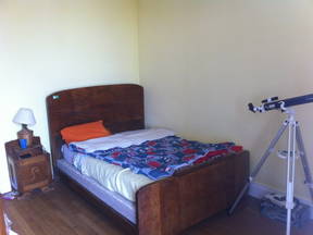 Room with 2 beds for rent