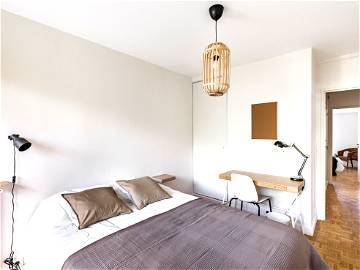 Roomlala | Chambre Avec Balcon Dans Colocation Neuve à Nanterre Ville