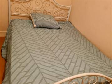 Roomlala | Chambre avec lit double dans appartement T3