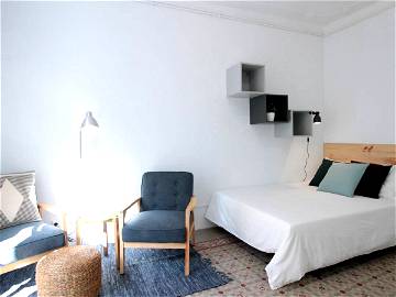 Roomlala | Chambre Avec Lit Double Et Terrasse Privative (RH16-R3)