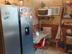 Habitación Con Pequeño Baño Contiguo A 20 Minutos De La Doua