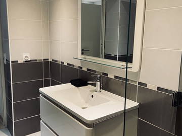 Colocation à louer à Saint-Chamas - photo 6 : salle de bain-6