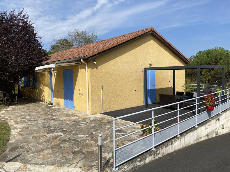 Homestay Unieux 29857-1