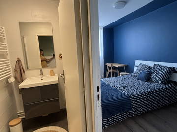 Chambre chez l'habitant à louer à Vénissieux - photo 13 : salle de bain-13