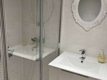 Chambre chez l'habitant à louer à Magny-En-Vexin - photo 2 : salle de bain-2