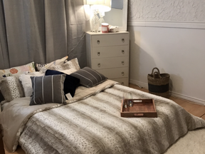 Chambre Avec Salon Et Cuisinette à Louer