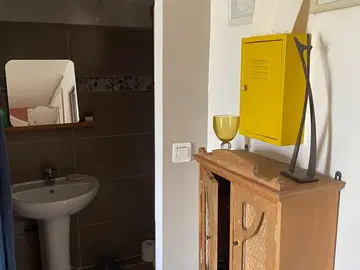 Chambre chez l'habitant à louer à Mirabel-Aux-Baronnies - photo 5 : salle de bain-5