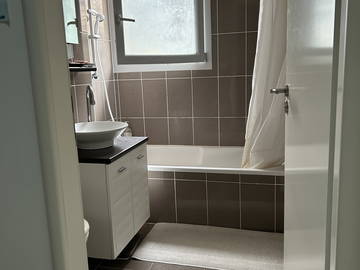 Chambre chez l'habitant à louer à Etrembières - photo 5 : salle de bain-5