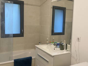 Chambre chez l'habitant à louer à Villeneuve-D'ascq - salle de bain-8