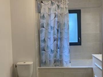 Chambre chez l'habitant à louer à Villeneuve-D'ascq - salle de bain-11