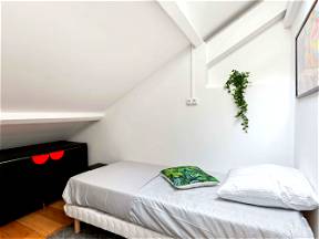 Warm And Bright Room – 12m² - IV09