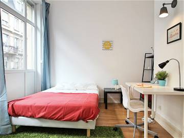 Roomlala | Chambre Chaleureuse Et Lumineuse – 13m² - ST17