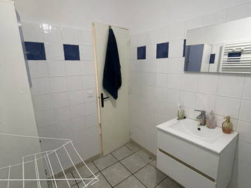 Colocation à louer à L'isle-Sur-La-Sorgue - photo 13 : salle de bain-13