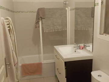 Unterkunft beim Gastgeber zur Miete in Marseille - Foto 4 : Badezimmer-4