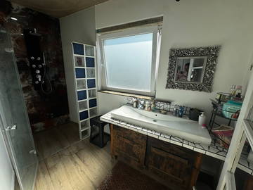 Chambre chez l'habitant à louer à Kopstal - photo 6 : salle de bain-6