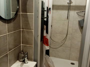 Homestay for rent in Saumur - photo 4: Bathroom-4