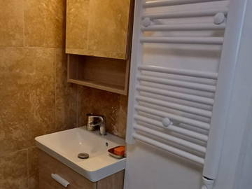 Habitación en casa del anfitrión en renta en Massy - foto 3 : baño-3