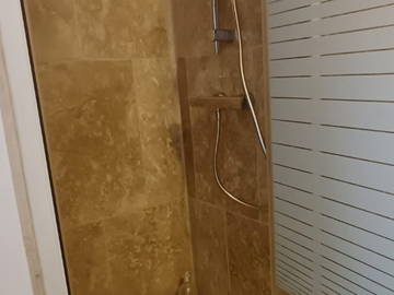 Habitación en casa del anfitrión en renta en Massy - foto 4 : baño-4