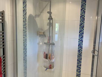 Chambre chez l'habitant à louer à Cellettes - photo 2 : salle de bain-2