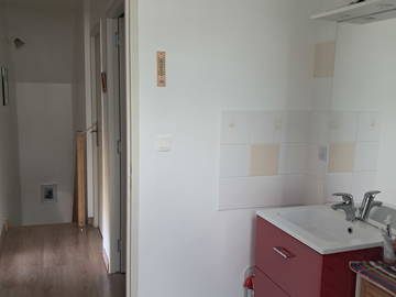 Chambre chez l'habitant à louer à Saizy - photo 3 : salle de bain-3