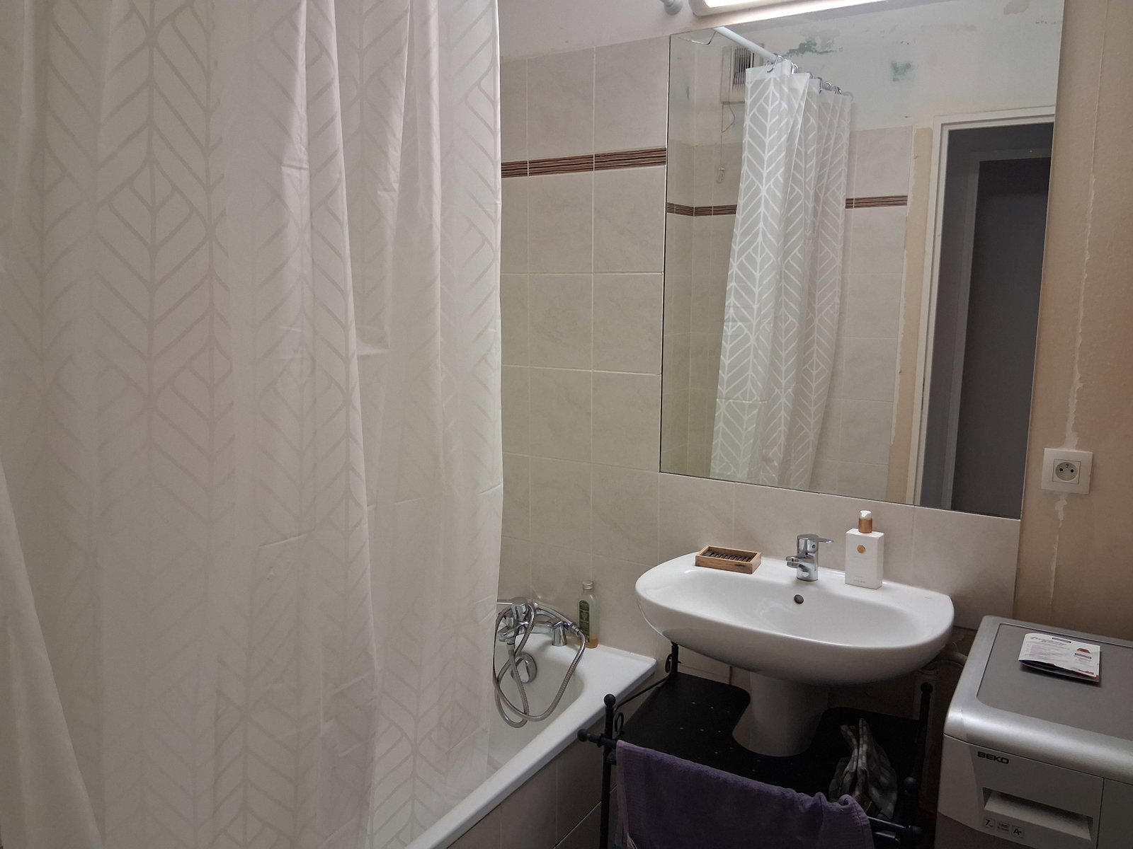 Chambre Chez L'habitant Oullins-Pierre-Bénite 678044
