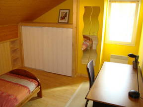 Room at the inhabitant's Châteauroux-les-Alpes