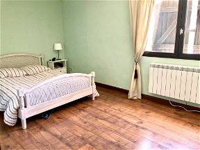 Chambre agréable dans une maison calme