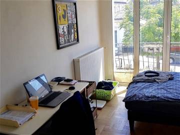 Roomlala | Chambre Chez L'habitant Meublée Dans Maison De Ville - Borde