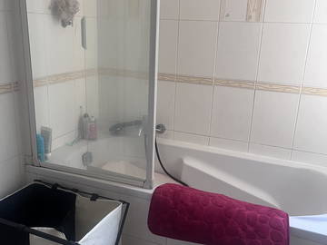 Chambre chez l'habitant à louer à Nice - photo 4 : salle de bain-4