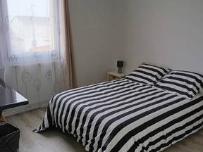 Homestay Room - Poitiers