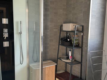 Shared housing for rent in Quimper - photo 4: Bathroom-4