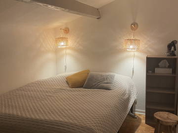 Chambre d’ami mansardée à louer