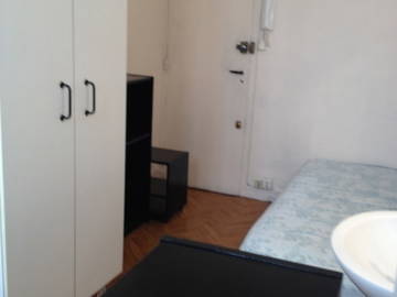 Room For Rent Paris 80810