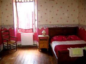 Guest Room For Rent In Arthonnay