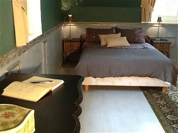 Roomlala | Chambre D'Hôtes À Louer Au C?ur De Senlis 