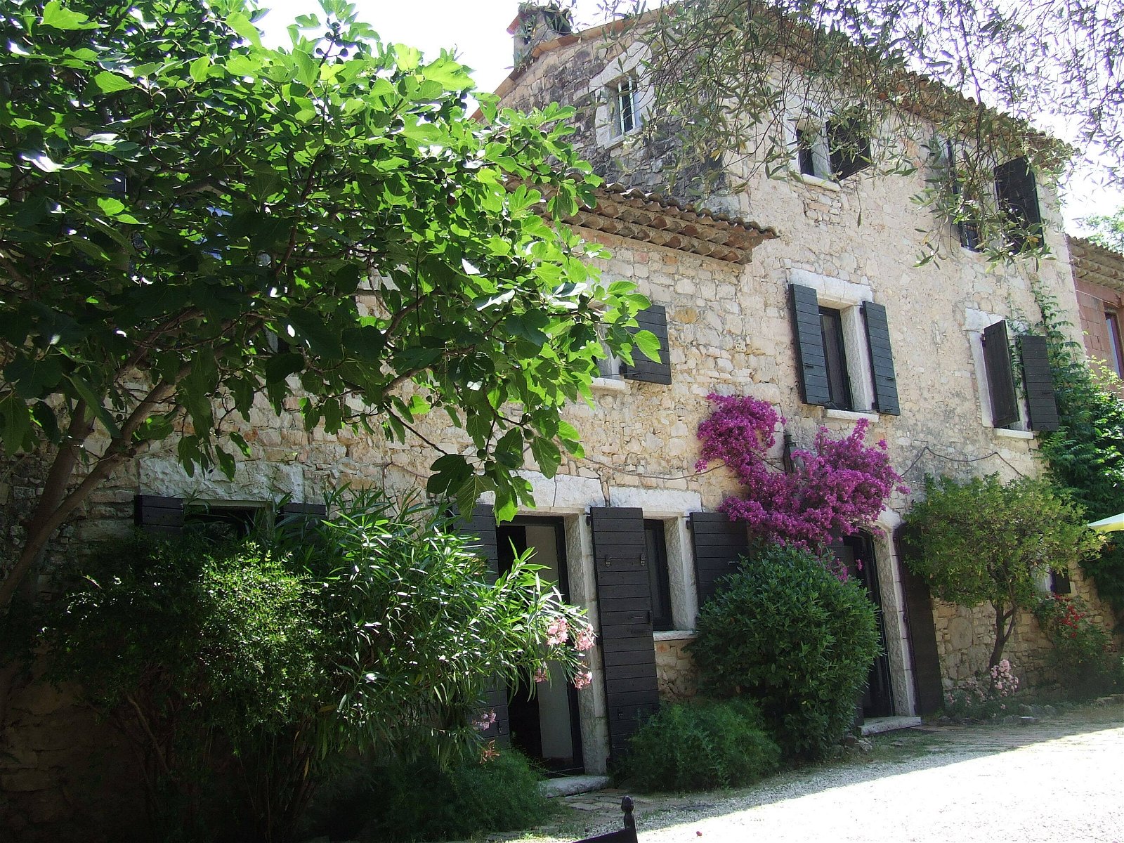 Vierashuoneet Le Rouret 84685