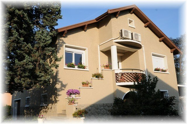 Vierashuoneet Roussillon 17251