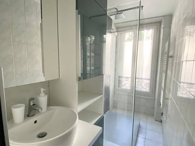 Kolokation Paris 254365-4