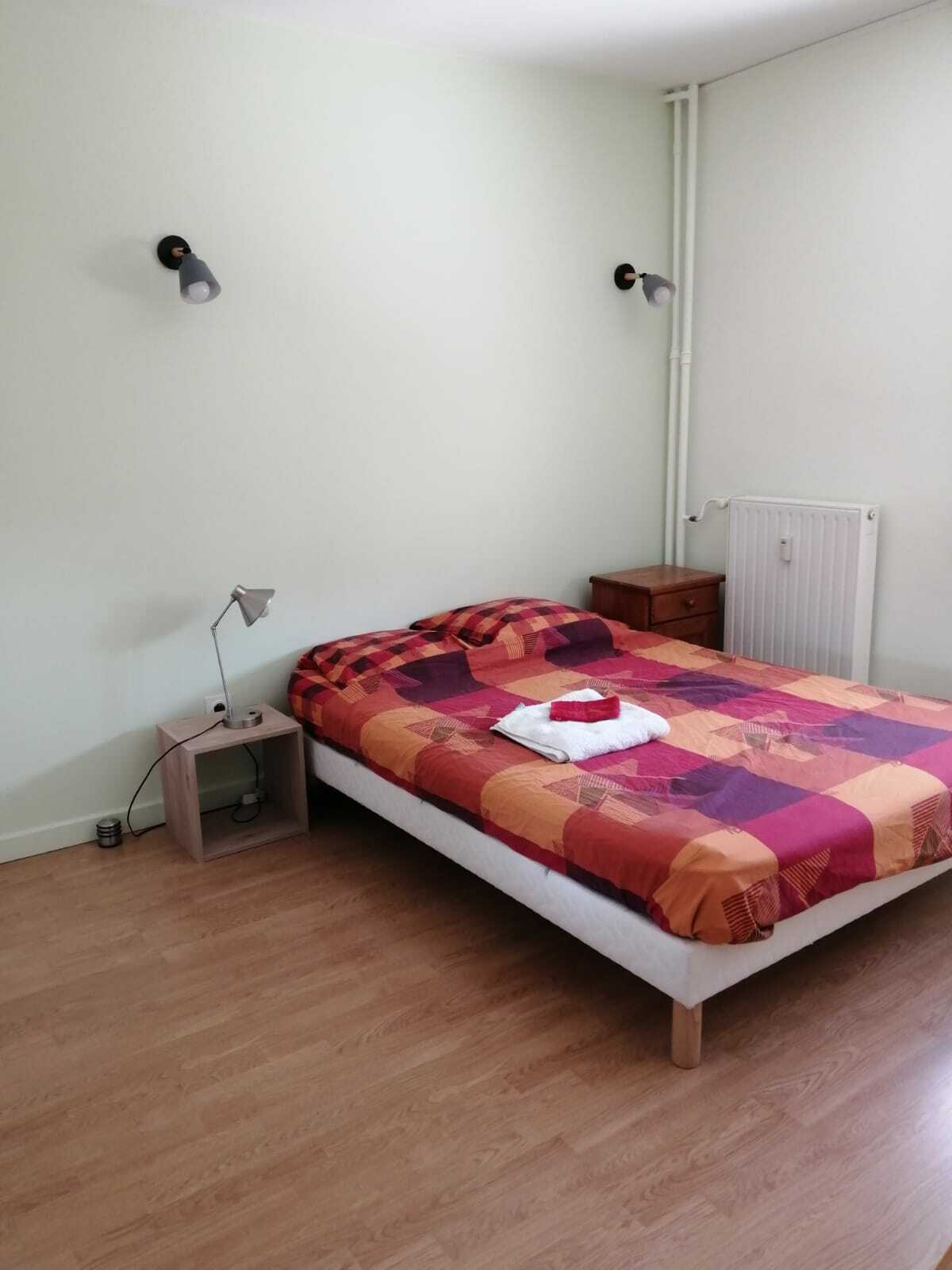 Gastgezin Valence 260857