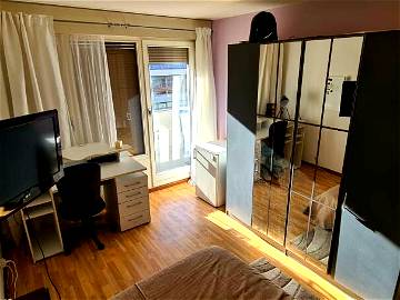 Roomlala | Chambre Dans Un Appartement Partagé 100m2