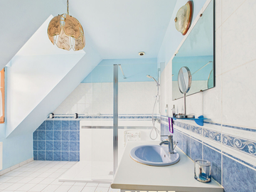 Colocation à louer à Trégunc - photo 3 : salle de bain-3